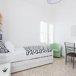 Guesthost - Penthouse - Terrace With View 比萨