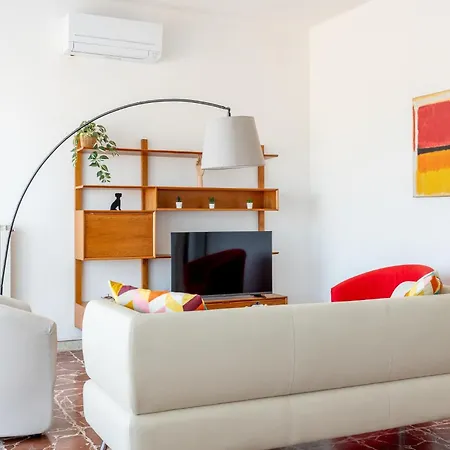 Guesthost - Penthouse - Terrace With View